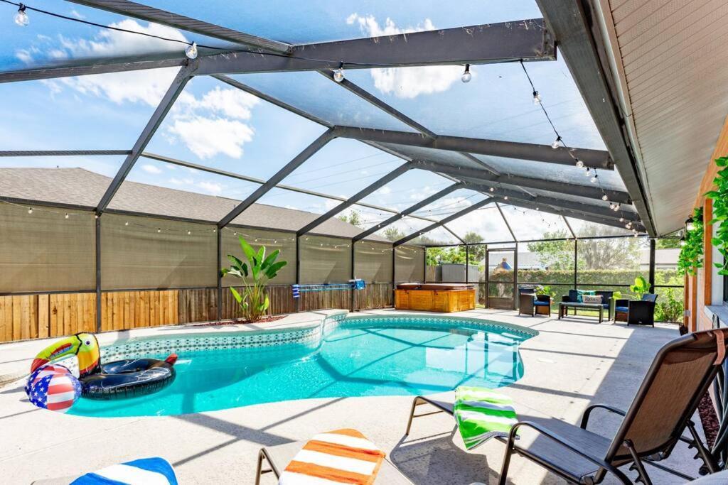 The Pelican/Pool/Hottub/Gameroom Брандон Экстерьер фото